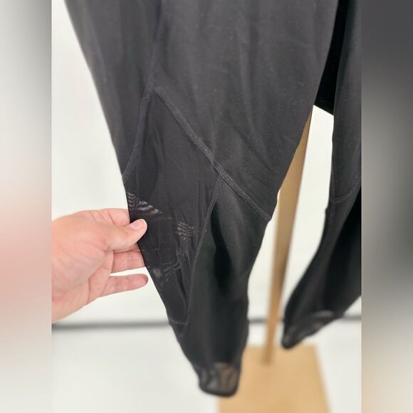 Athleta black leggings with mesh detail size XS - Picture 7 of 10